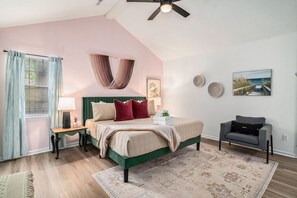 3 Schlafzimmer, Schreibtisch, Bügeleisen/Bügelbrett, WLAN