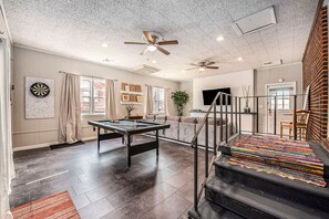 Unclassified image, 3 of 25, button