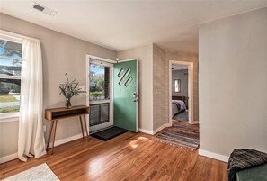 2 bedrooms, iron/ironing board, travel cot, WiFi