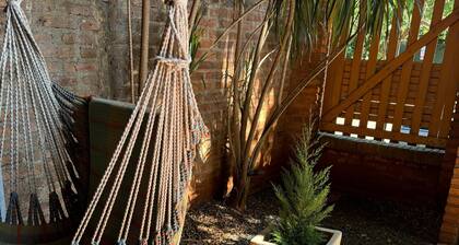 Charming Vintage Chale in the city, pets welcome!