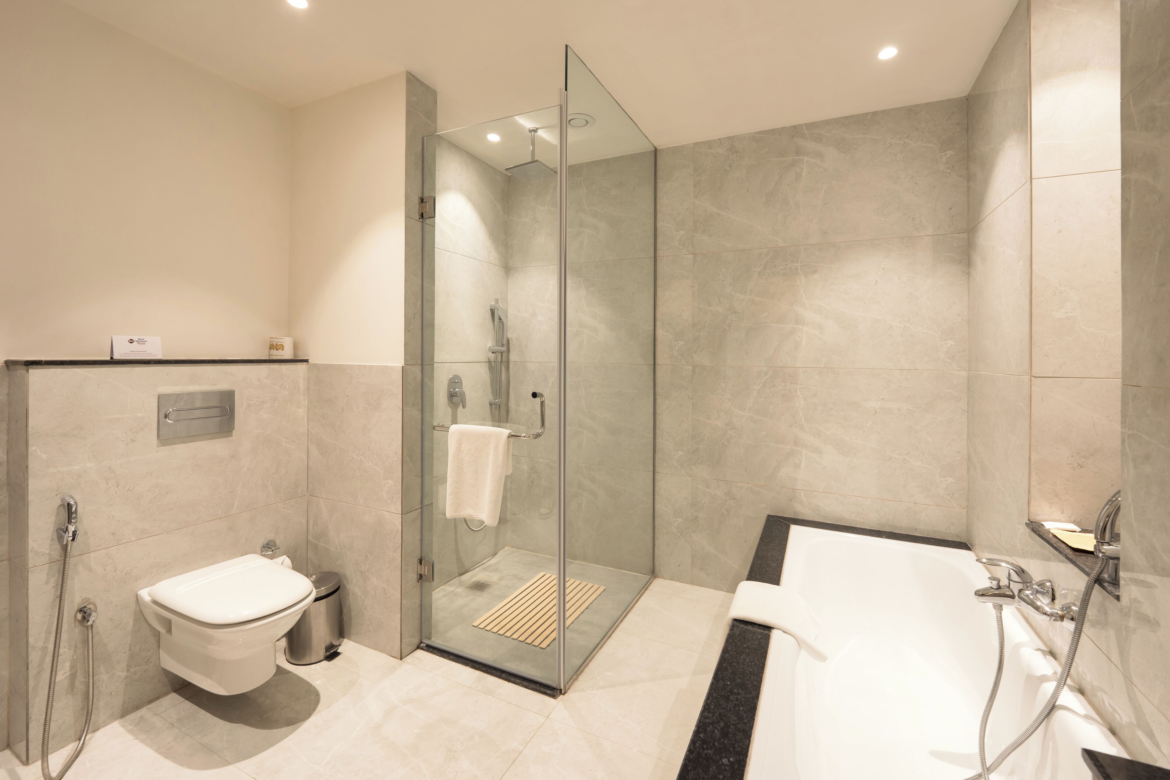 Suite - 1 kingsize-seng - ikke-ryger - badekar (Separate Living Room) | Gratis Wi-Fi