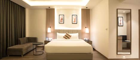Premium Room, 1 King Bed, Non Smoking, City View | WiFi (free)