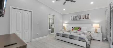 3 bedrooms, iron/ironing board, WiFi, bed sheets