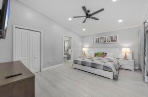 3 bedrooms, iron/ironing board, WiFi, bed sheets