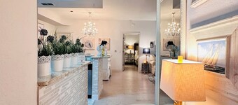 "Home away like home"-luxury, relaxing tropical escape to a sunshine state