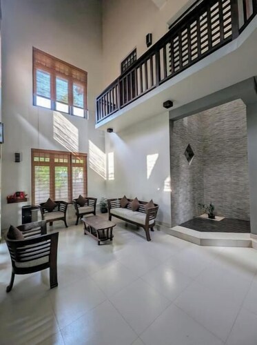 Cozy 4-bedroom villa with fitness room, WiFi & garden in charming Kimbulapitiya