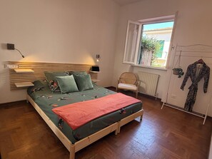 3 bedrooms, iron/ironing board, free WiFi