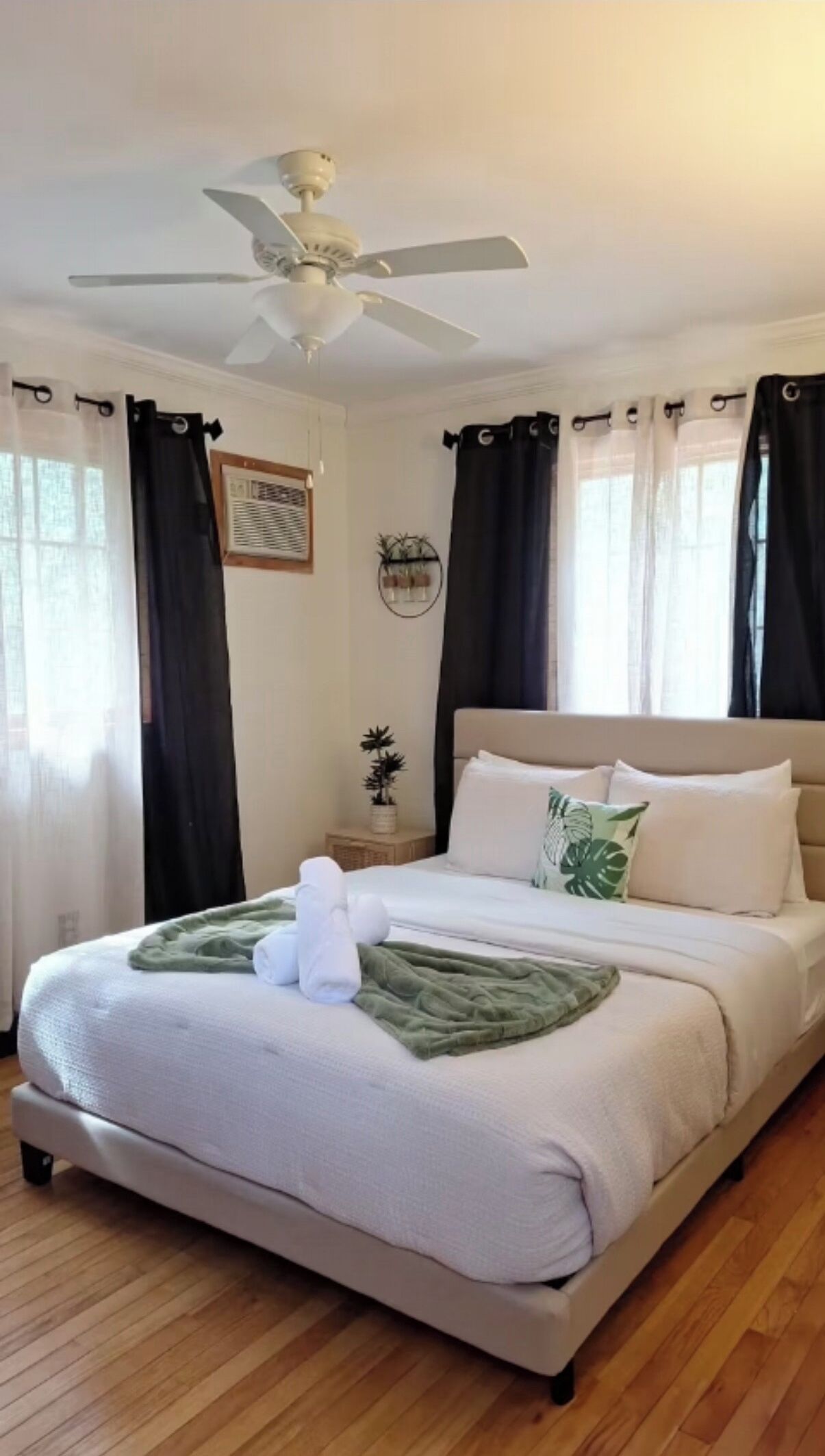 3 bedrooms, iron/ironing board, free WiFi