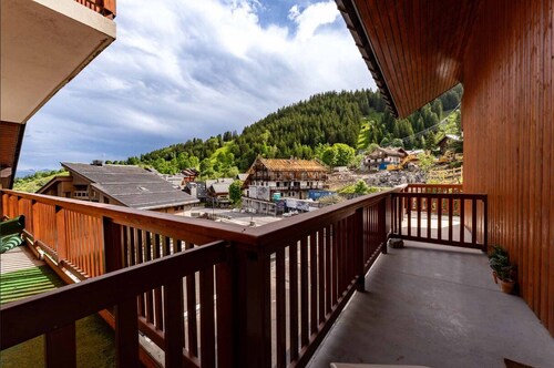 Renovated ski-in, ski-out Condo