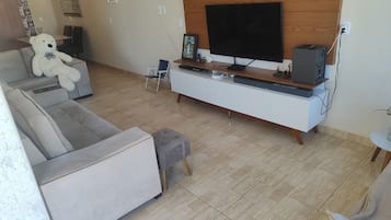 Smart TV, DVD player, stereo