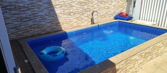 High-end house with swimming pool and 3 bedrooms