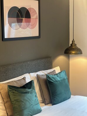 1 bedroom, iron/ironing board, free WiFi, bed sheets - Close to city centre, Free Parking (Peterborough)