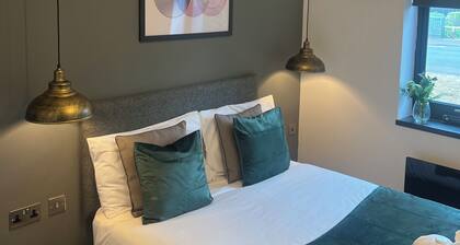 Close to city centre, Free Parking