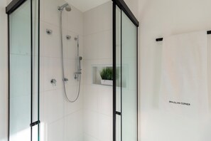 Apartment | Badezimmer | Dusche