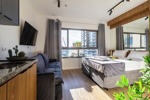 Apartment | Verdunkelungsvorhänge, Bügeleisen/Bügelbrett, kostenloses WLAN