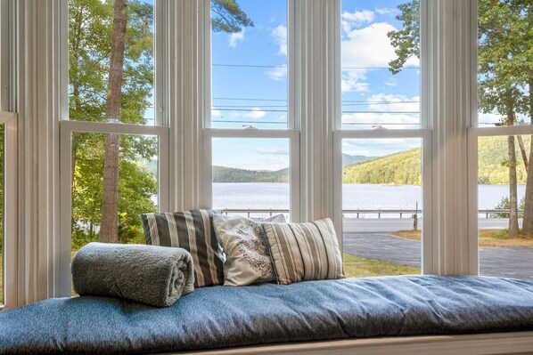 5 bedrooms, iron/ironing board, travel crib, WiFi