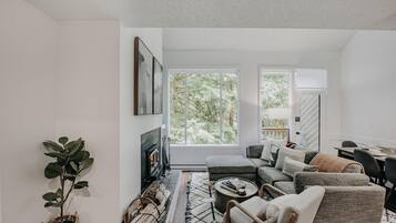 Condo, 2 Bedrooms, Balcony | Living room