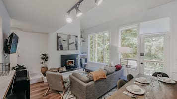 Condo, 2 Bedrooms, Balcony | Living room