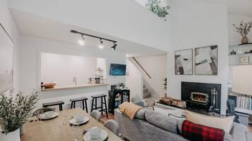 Condo, 2 Bedrooms, Balcony | Living room