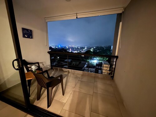 Spacious 3-bedroom apartment with fabulous View in San Salvador
