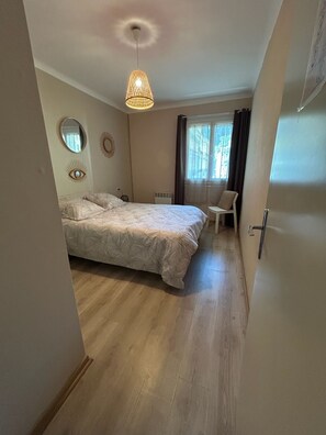 1 bedroom, iron/ironing board, free WiFi, bed sheets
