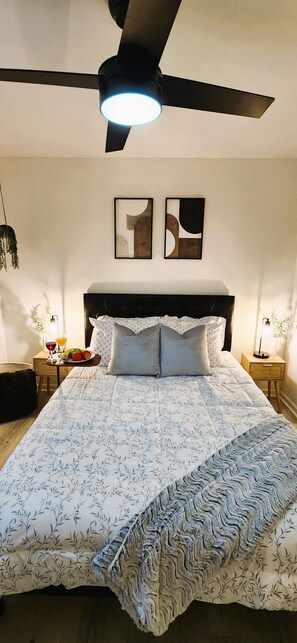 3 bedrooms, iron/ironing board, WiFi, bed sheets - Relaxed Cozy Nest Oasis (Acworth)