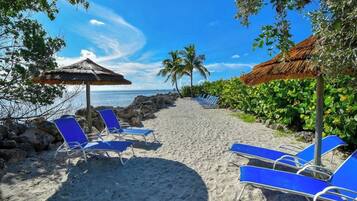 Tumbonas y toallas de playa