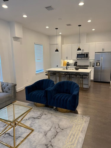 Luxury 3BR for Families Nurses and Group