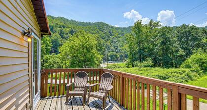 1 Mi to Hatfield-McCoy Trails: Apt in Matewan