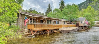 Private Hot Tub - Riverfront Cabin In Estes Park!