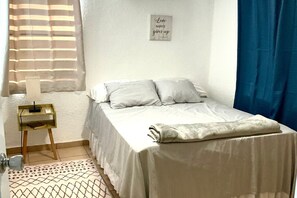 2 Schlafzimmer, BĂŒgeleisen/BĂŒgelbrett, WLAN, BettwĂ€sche