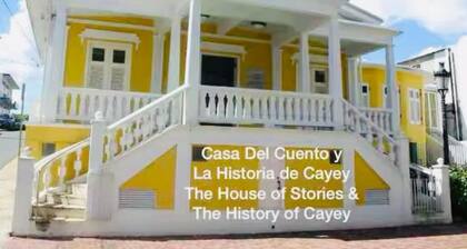 Casita La Ley en Cayey with 2-bedroom AC & WiFi.