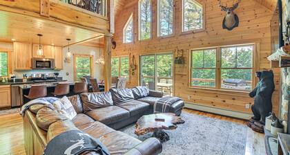 7 Mi to White Mountain NF - Woodsy Bethel Cabin!