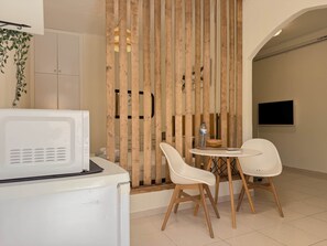 Dining - Pambnb – Cozy Beachfront Apartment with Pool (Puerto de Santiago)