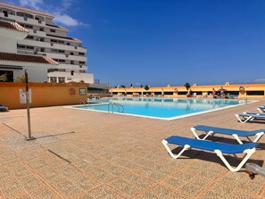 Pool - Pambnb – Cozy Beachfront Apartment with Pool (Puerto de Santiago)