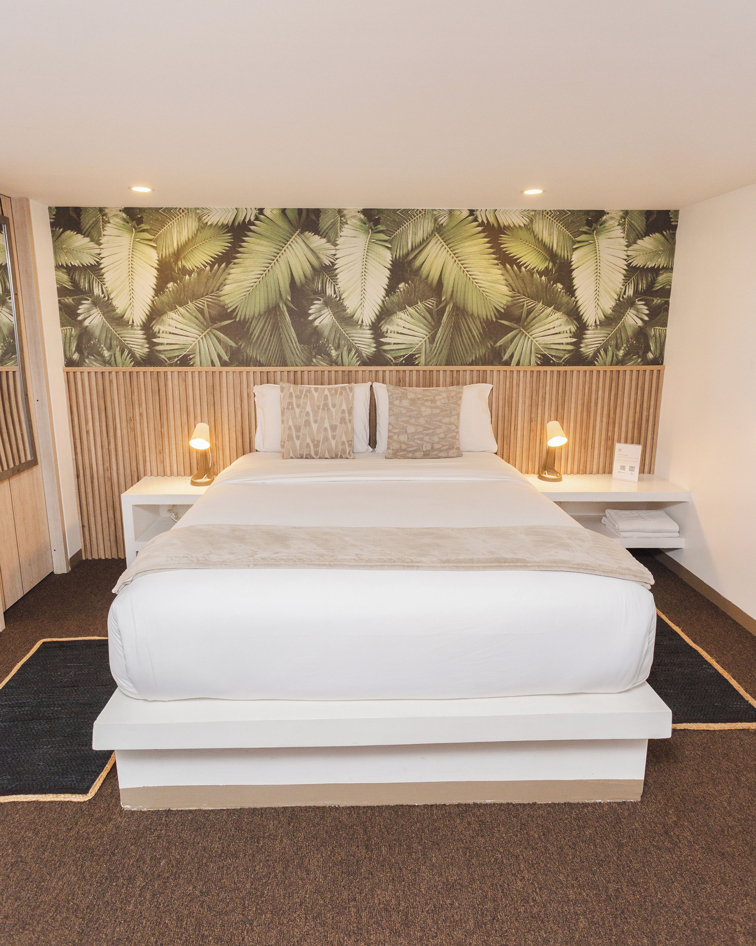 Economy Double Room | In-room safe, iron/ironing board, free WiFi