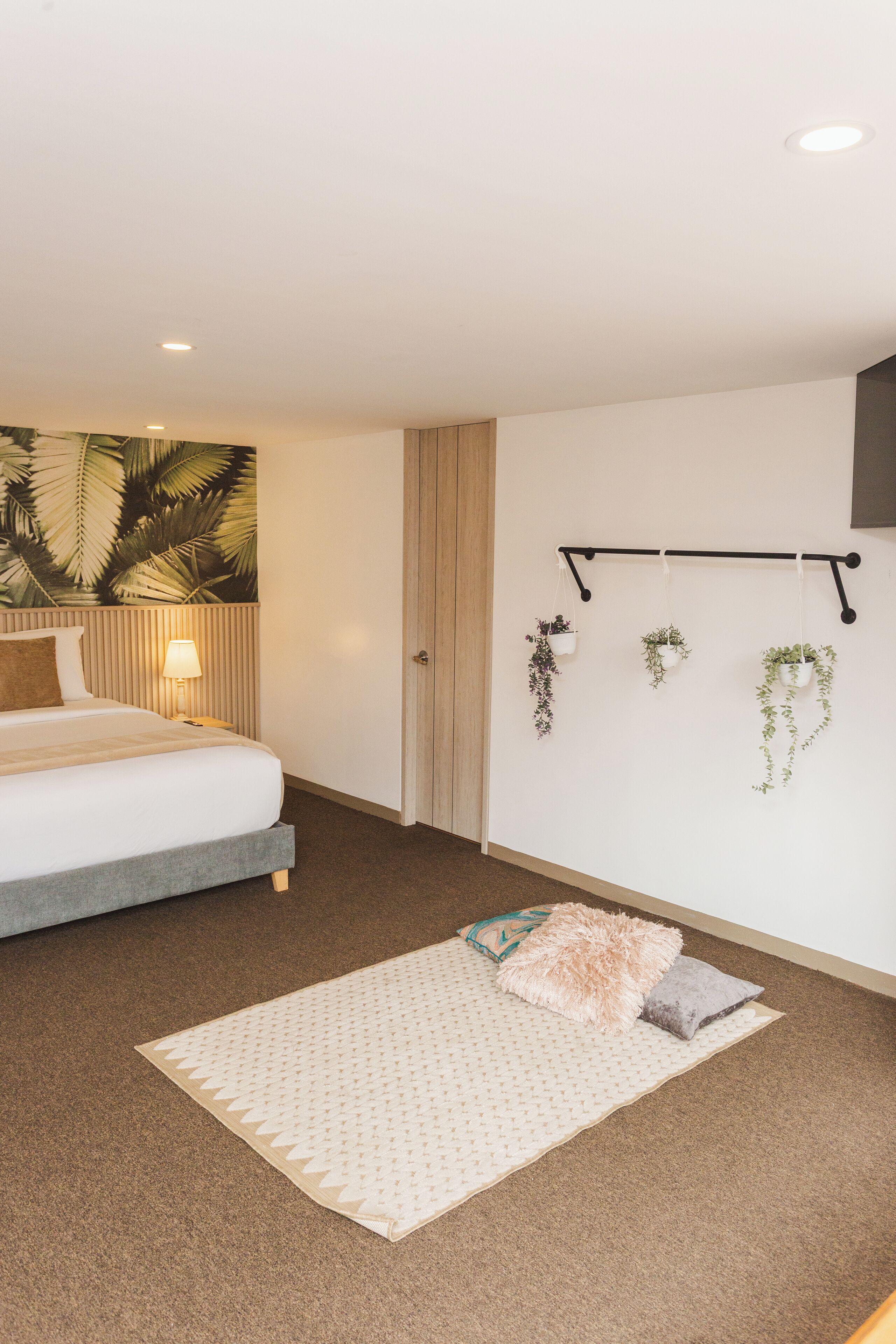 Deluxe Suite, Courtyard View | In-room safe, iron/ironing board, free WiFi