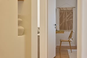 Interior - Earthy Comfort 2bd Apt With Koukaki Views (Athina)