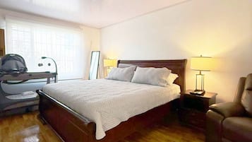 3 bedrooms, in-room safe, desk, iron/ironing board