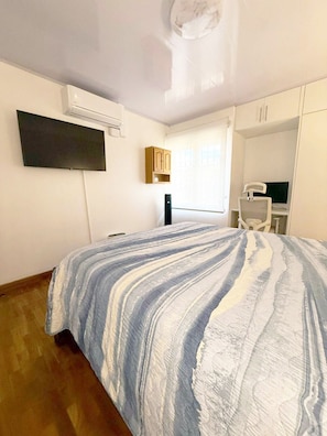 3 habitaciones, caja de seguridad en la habitación y escritorio 