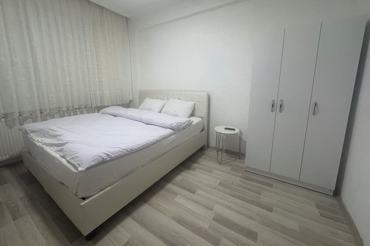 Kamer, 1 tweepersoonsbed | Een laptopwerkplek, gratis wifi