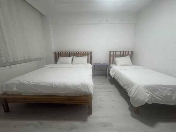 Room, Multiple Beds | Laptop workspace, free WiFi - maldivler pansiyon (Yesilova)