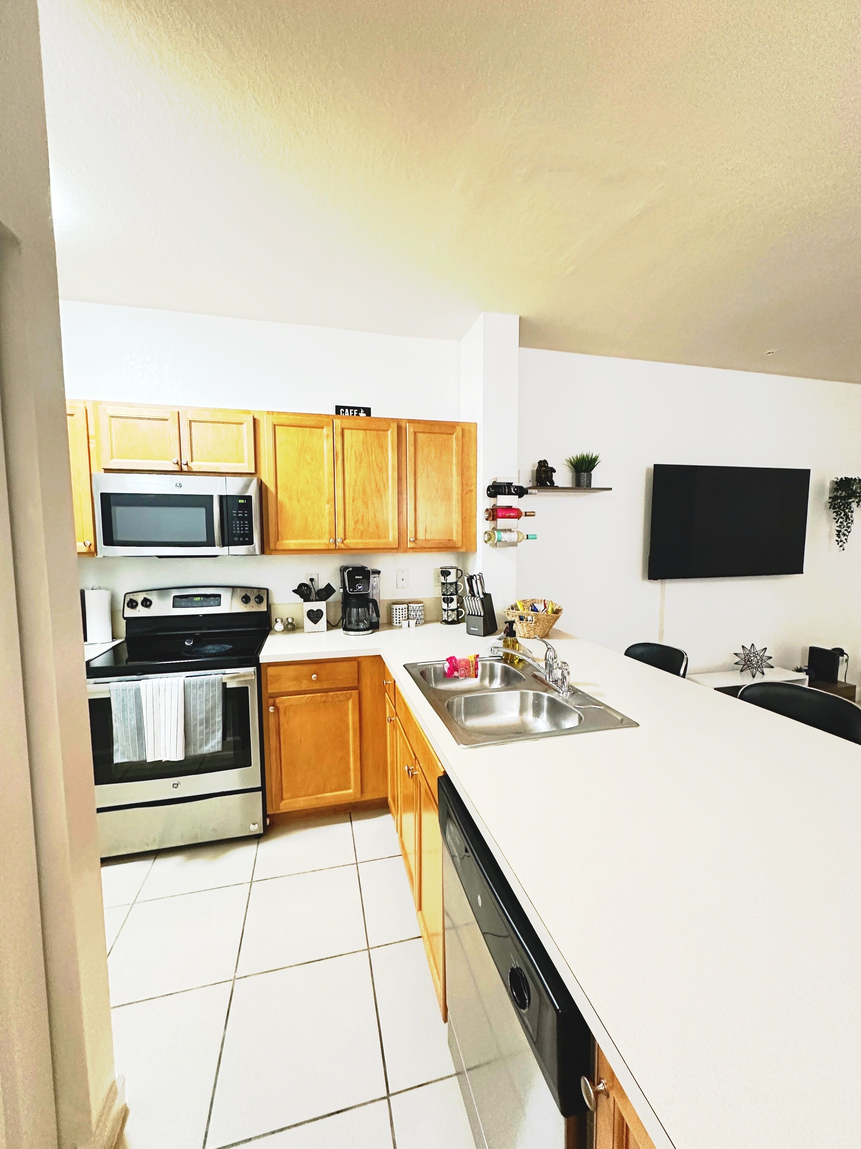 Microwave, oven, stovetop, dishwasher