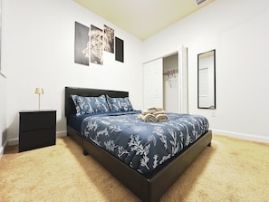 3 bedrooms, iron/ironing board, WiFi, bed sheets
