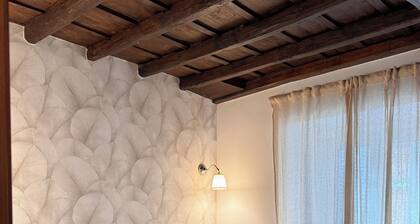 Apartment with 2 Double Bedrooms and 2 Bathrooms, Historic Center Albano Laziale