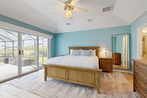 3 habitaciones, tabla de planchar con plancha, internet y ropa de cama