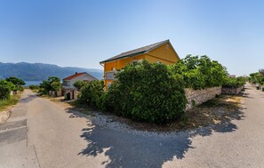 Property grounds - Cozy apartment in Razanac with WiFi (Razanac)