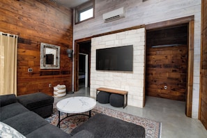 Smart TV, computer monitors