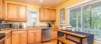 ✨ Ultimate Fairfax Stay | Work & Explore | Near DC, Metro, Dining! ✨