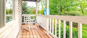 Work & Explore | Near DC, Metro, Dining!
